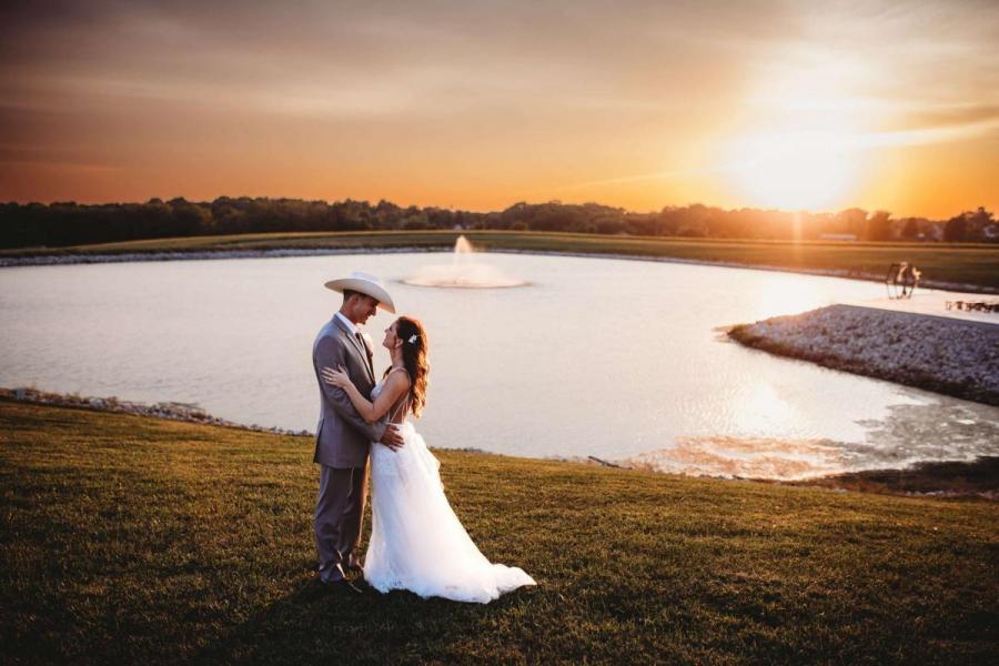 columbia-missouri-indoor-outdoor-wedding-venue